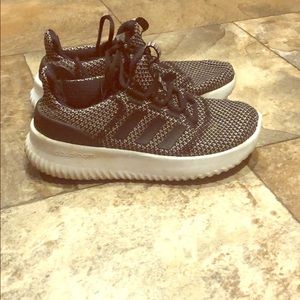 Addidas icloudfoam tennis shoes